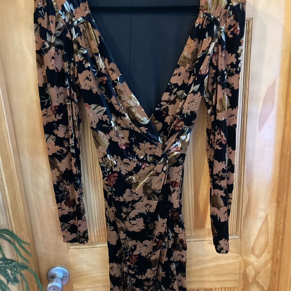Astr Black and Brown Floral Long Sleeve Dress